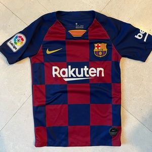 Barcelona youth jersey like new size 8